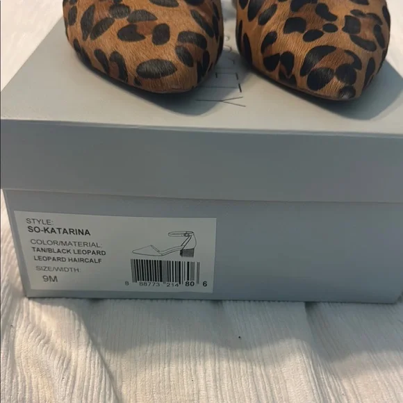 Sole Society Tan and Black Heels Elegant Design - Picture 2 of 6